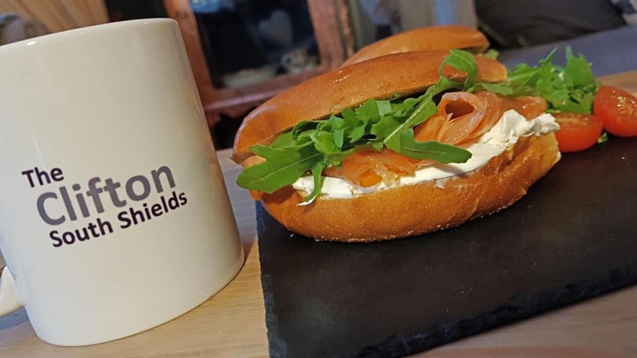 サウス・シールズ The Clifton Bed & Breakfast エクステリア 写真